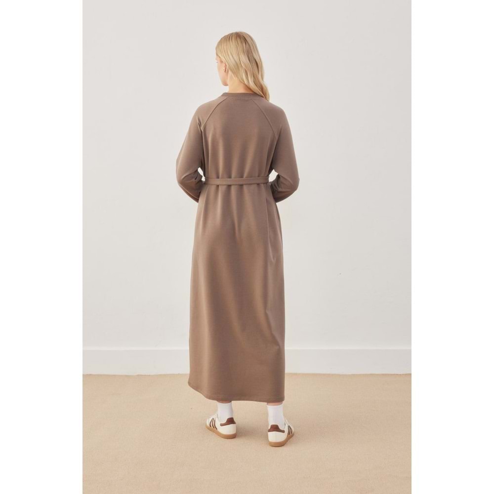 Kol Etiket Detaylı Basic Toprak Elbise M/L