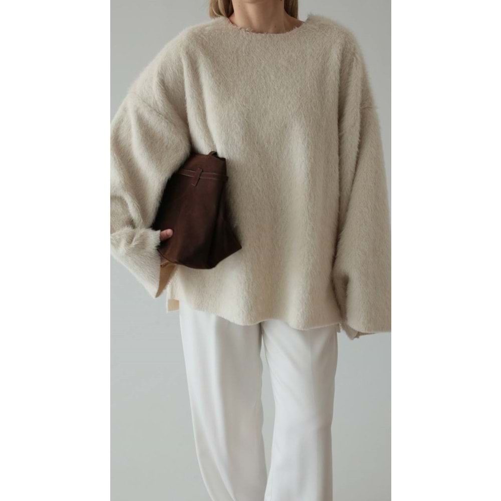 Tüylü Dokuma Bej Kadın Kazak