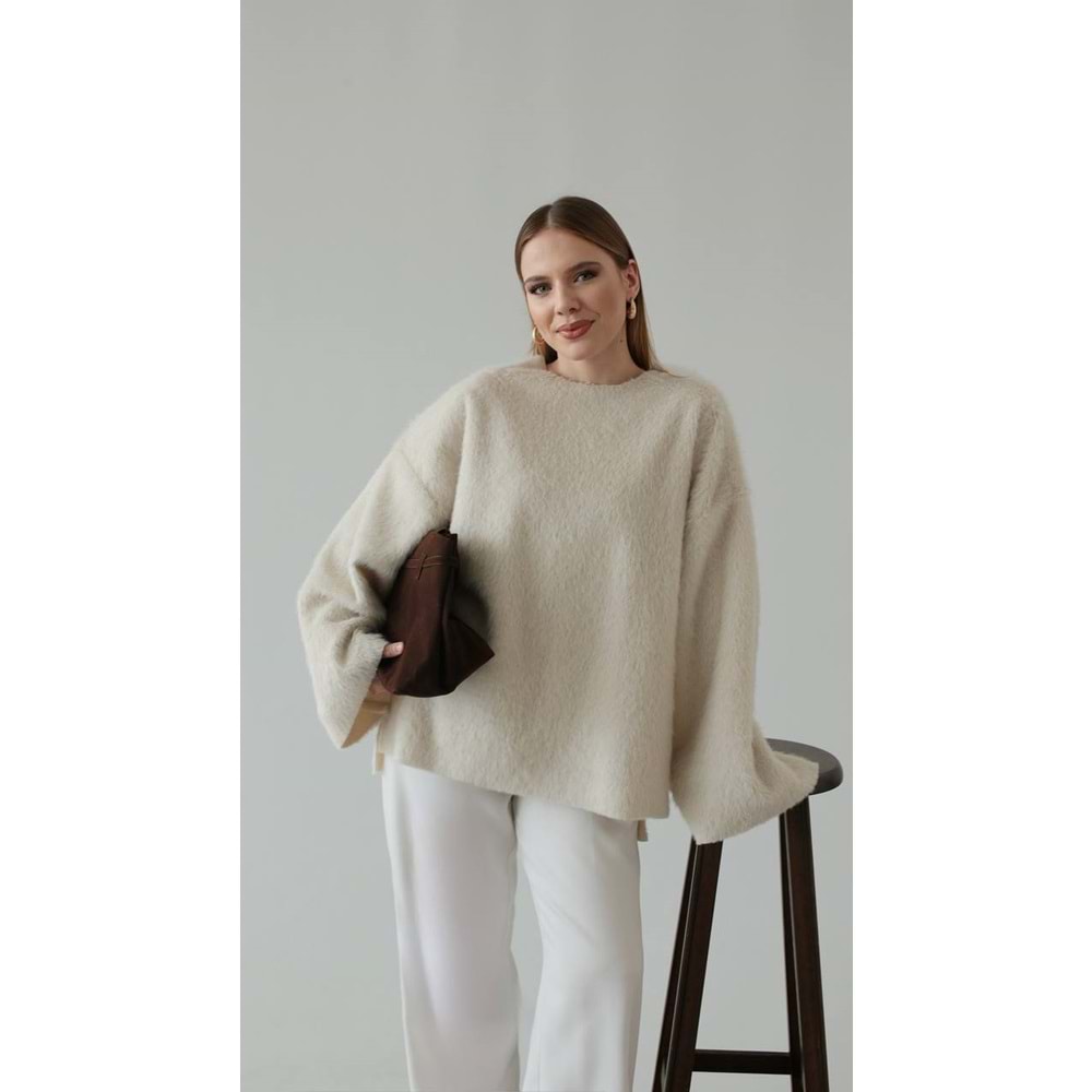 Tüylü Dokuma Bej Kadın Kazak