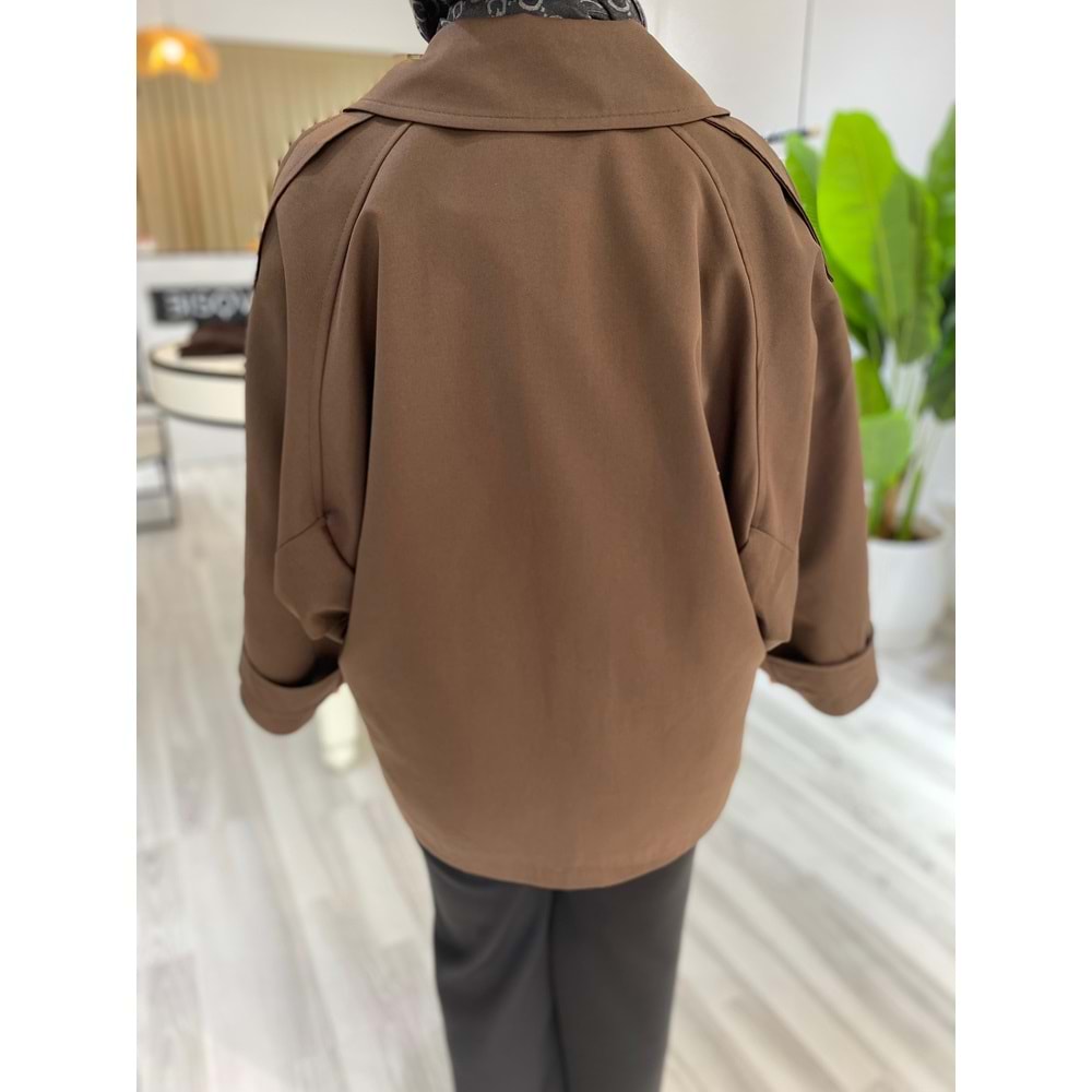 Kahverengi Astarlı Kısa Kadın Trenç