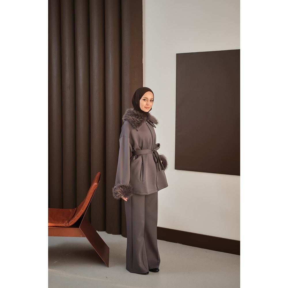 Kolları Ve Yakası Kürk Detay Antrasit Scuba Takım 40-42 Beden