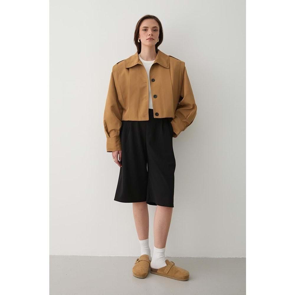 Yüksek Yaka Düğmeli Kadın Camel Trençkot