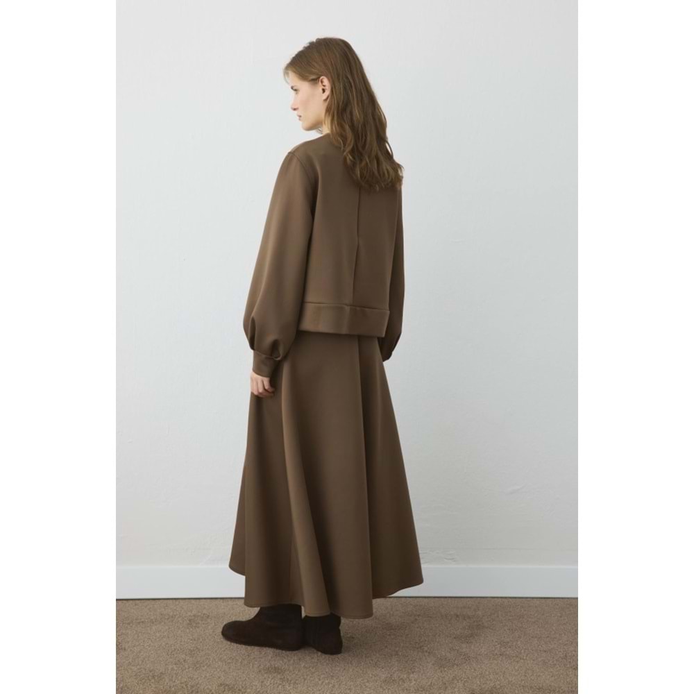 Kahverengi Bisiklet Yaka Pilikaşeli Balon Kol Etekli Takım S/M