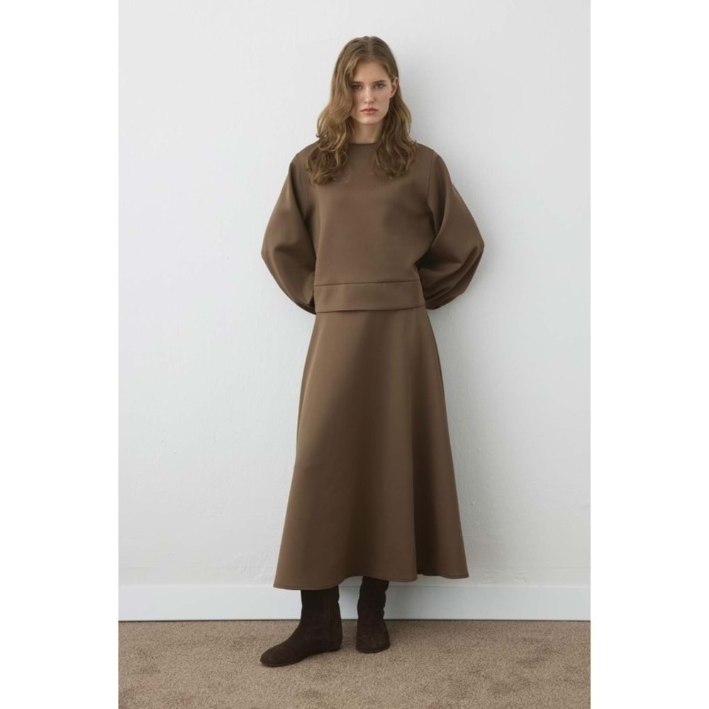 Kahverengi Bisiklet Yaka Pilikaşeli Balon Kol Etekli Takım S/M