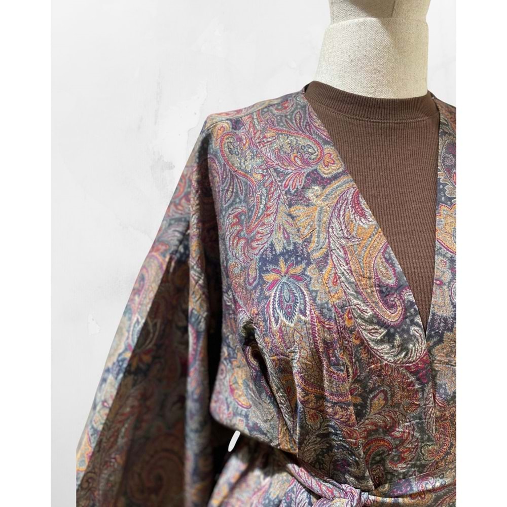 Desenli Kuşaklı Kahverengi Kimono Standart