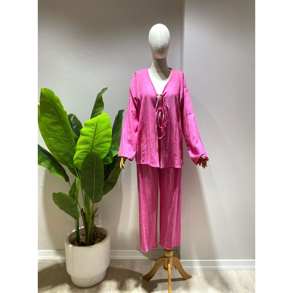 Çilek Kumaş İki Bağlama Pembe Kimonolu Pantolonlu Takım Standart