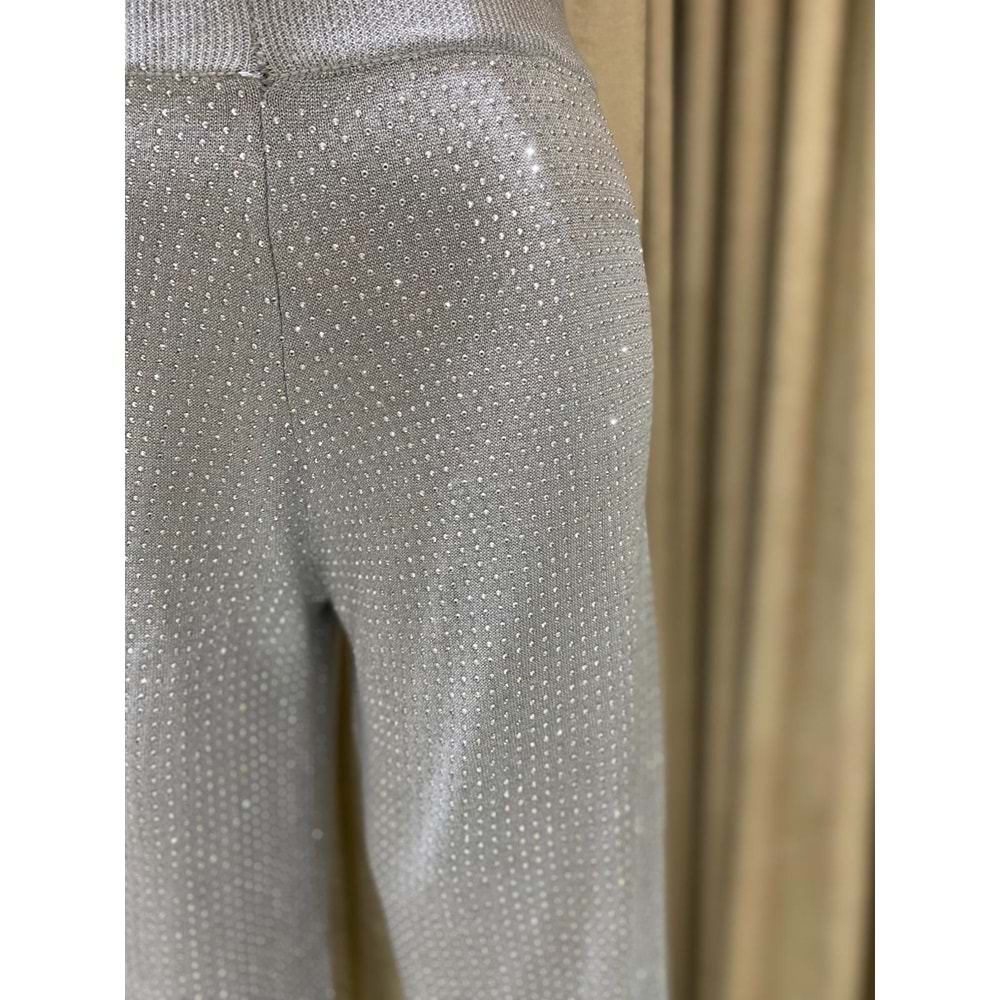 Triko Önü Taşlı Gri Standart Kadın Pantolon