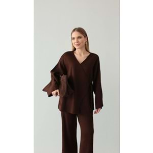 Kahverengi Kruvaze Triko Takım - Standart Beden Anvelop Yaka Kadın