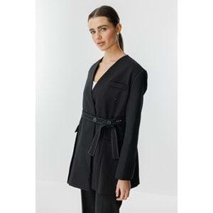 Kontrast Dikişli Kuşaklı Siyah Ceket XL Beden