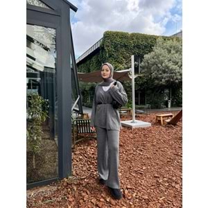 V Yaka Kadın Gri Triko Takım