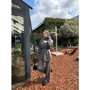 V Yaka Kadın Gri Triko Takım