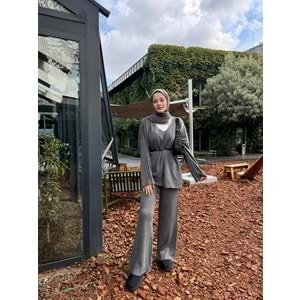 V Yaka Kadın Gri Triko Takım