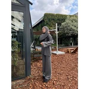 V Yaka Kadın Gri Triko Takım