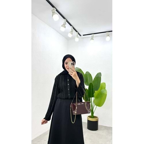 Simli Gold Düğmeli Triko Siyah Hırka