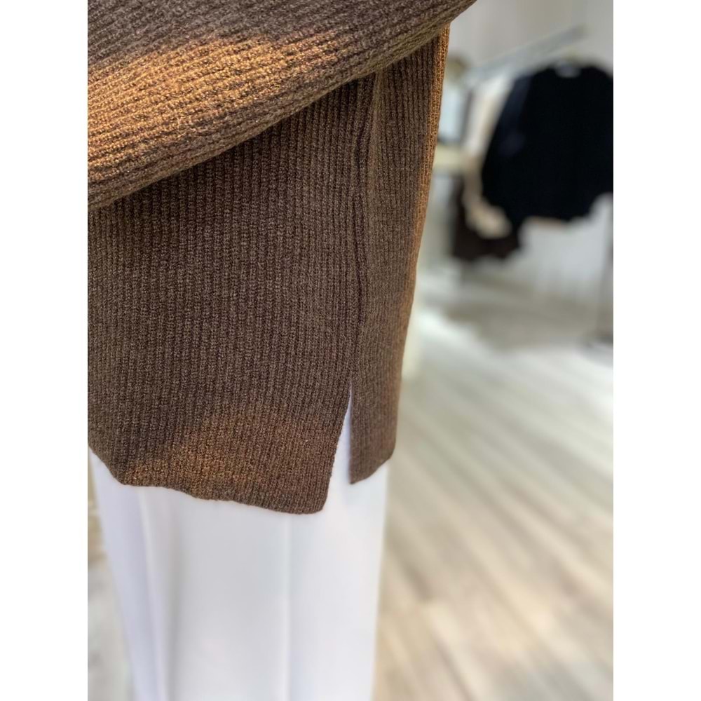 Oversize Geniş Kollu Rahat Kesim Kahverengi Kadın Triko Kazak
