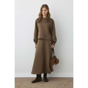 Kahverengi Bisiklet Yaka Pilikaşeli Balon Kol Etekli Takım S/M