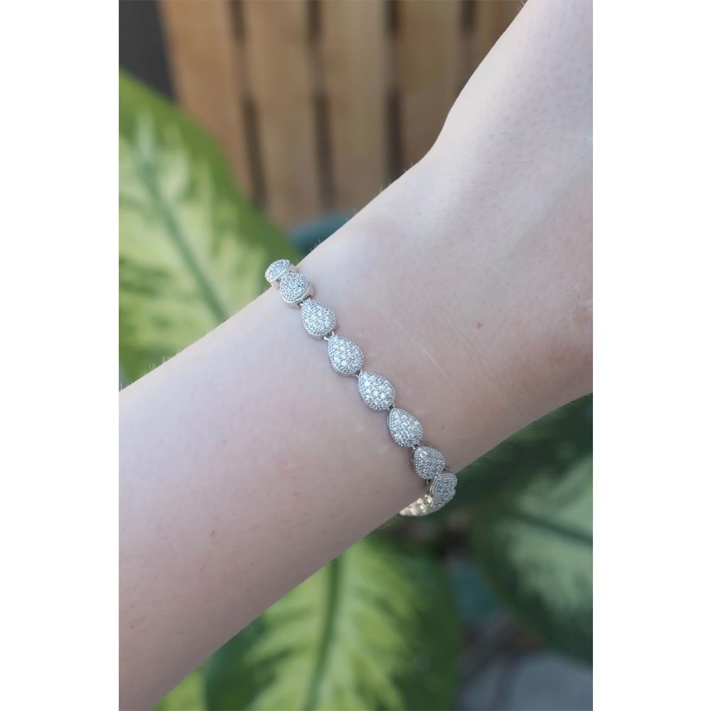 Vip Seri Pirinç Zirkon Taşlı Gümüş Renk Damla Model Bileklik