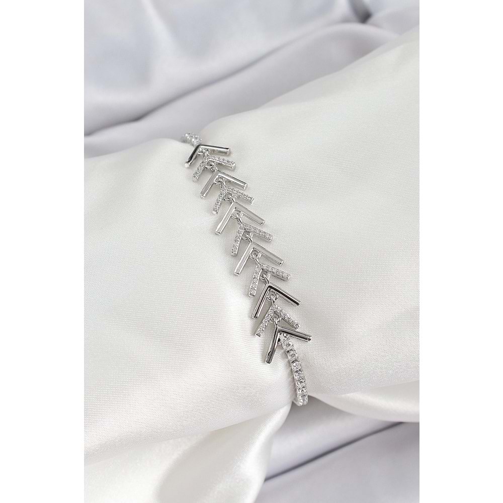 Pirinç Gümüş Renk Zirkon Taşlı Balık Sırtı Kadın Bileklik