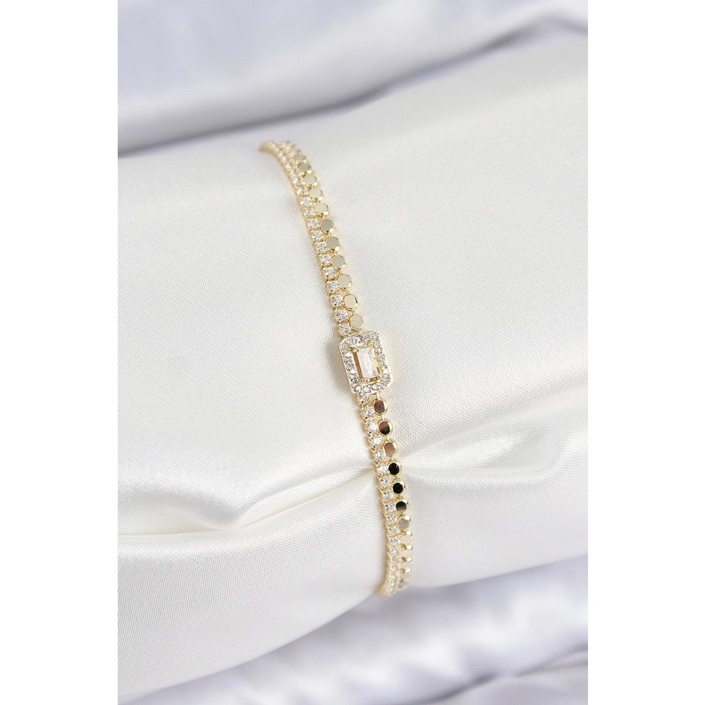 Pirinç Zirkon Taşlı Ezme Zincirli Baget Model Gold Renk Kadın Bilekilk