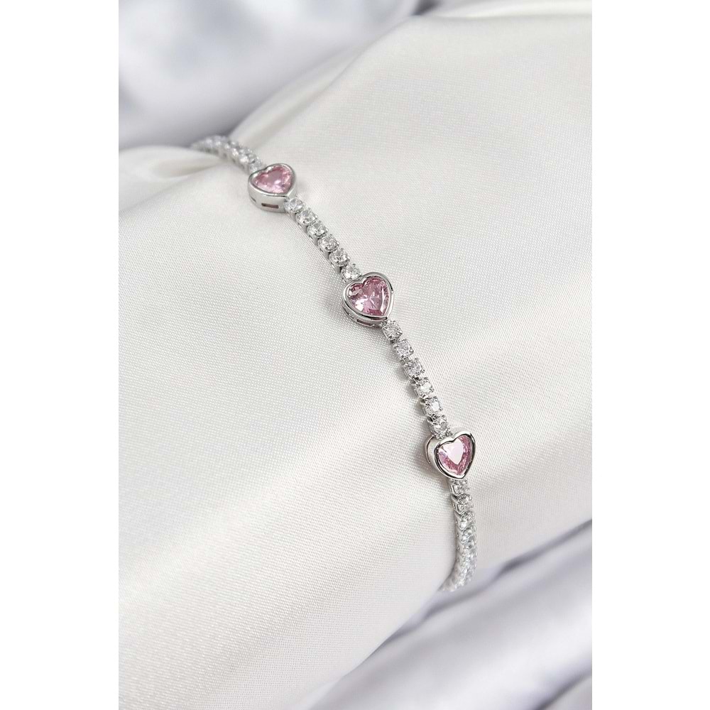 Pirinç Zirkon Taşlı Pembe Kalp Model Gümüş Renk Kadın Bileklik