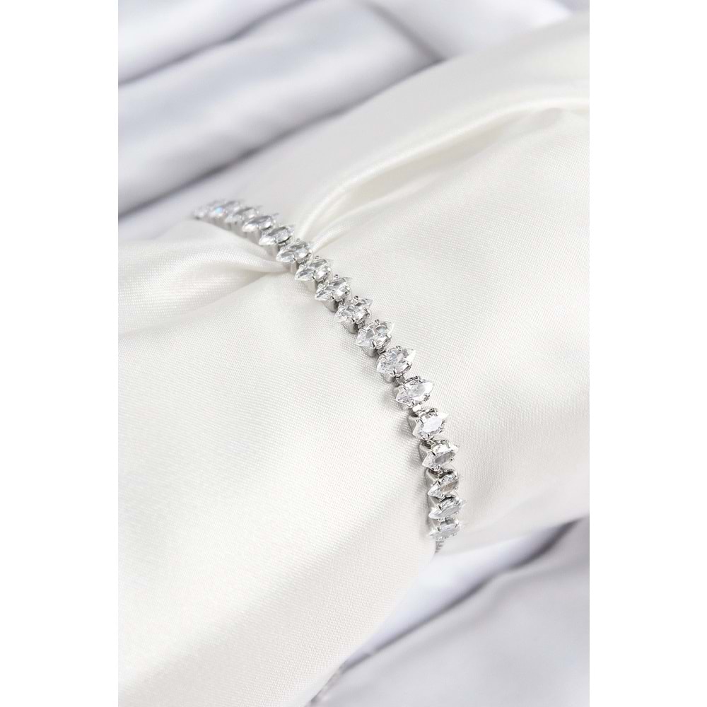 Pirinç Zirkon Taşlı Damla Model Gümüş Renk Asansörlü Kadın Bileklik