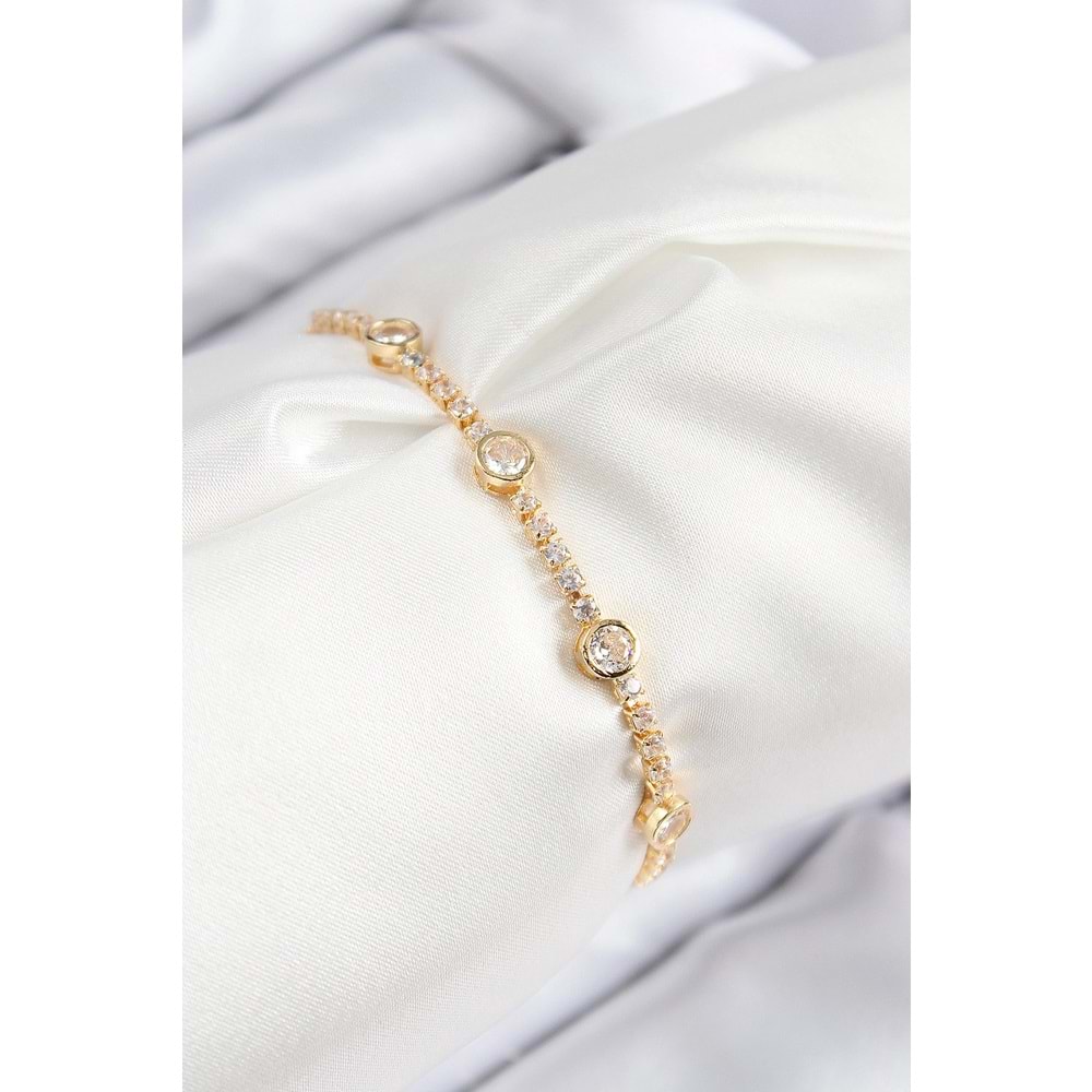 Pirinç Zirkon Taşlı Daire Model Gold Renk Asansörlü Kadın Bileklik