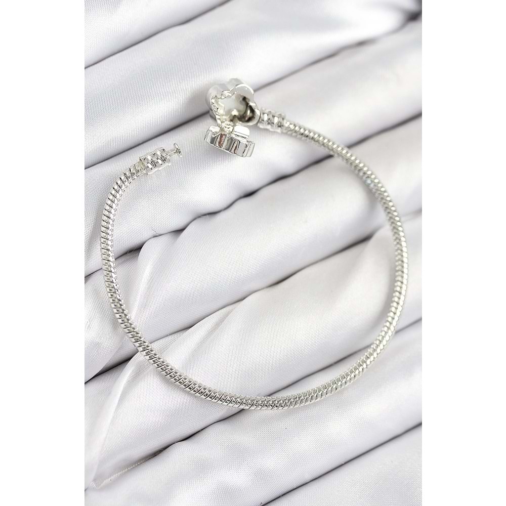 Pirinç Charm Zirkon Taşlı Yonca Model Gümüş Renk Kadın Bileklik