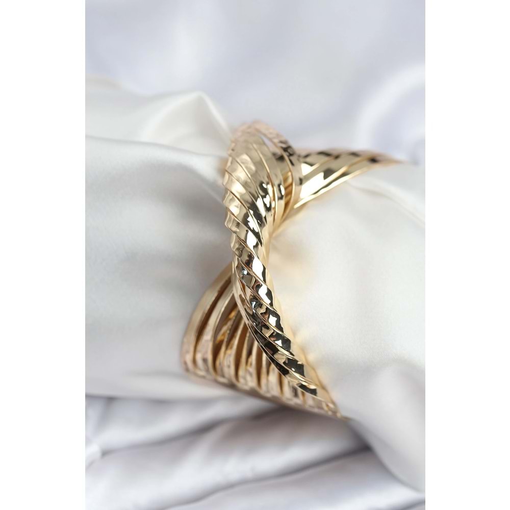 Pirinç Gold Renk Kıvrımlı Yarım Kelepçe Bileklik