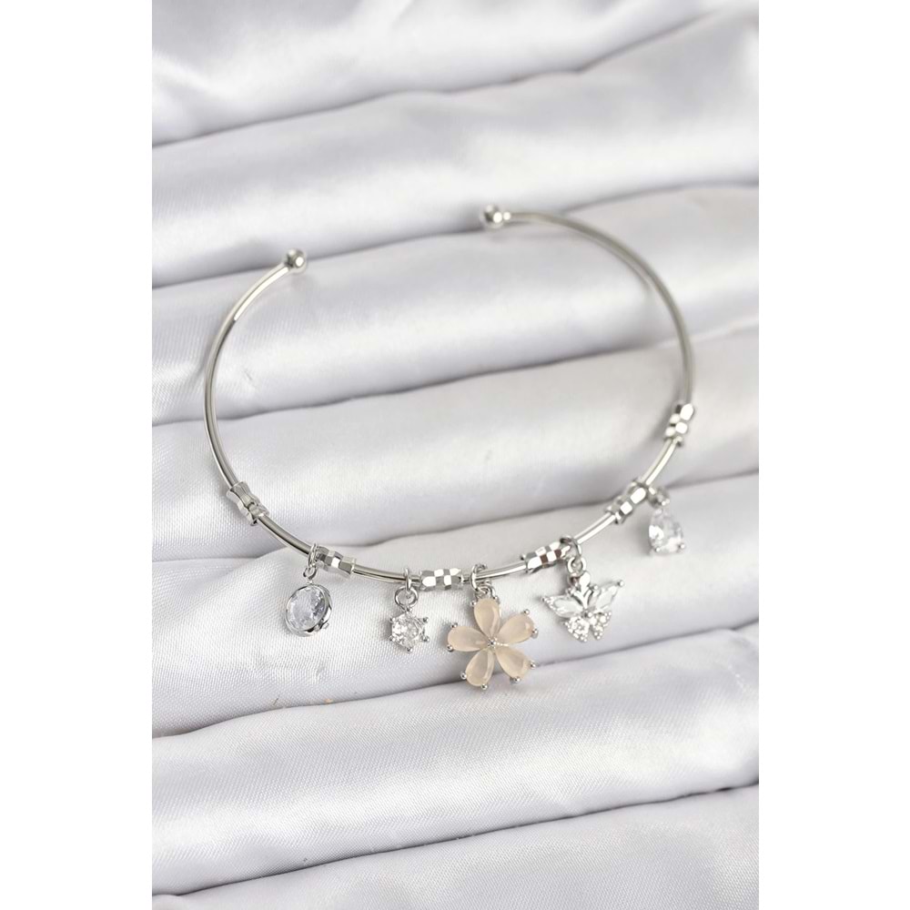 Çiçek ve Kelebek Charmlı Gümüş Renk Pirinç Kadın Bileklik