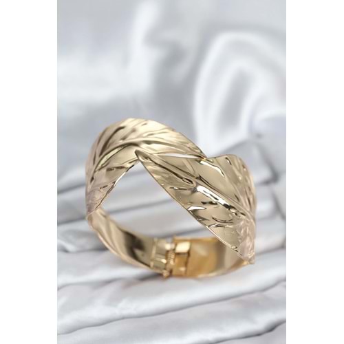 Pirinç Gold Renk Yaprak Model Kadın Bileklik