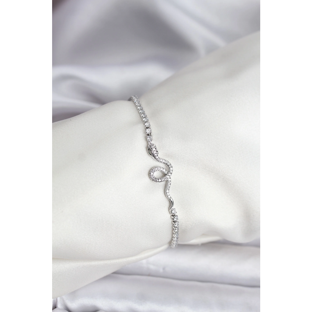 Yılan Model Zirkon Taşlı Gümüş Renk Pirinç Su Yolu Kadın Bileklik