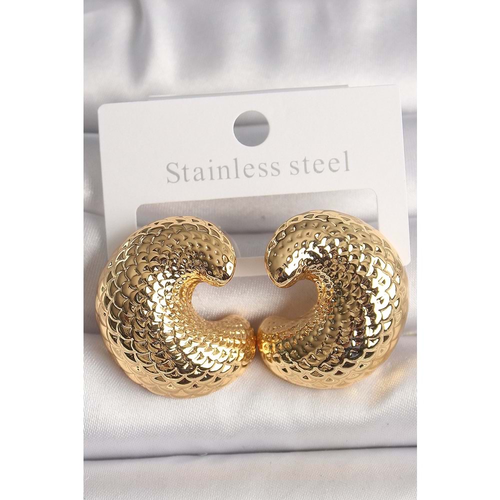 Pirinç Gold Renk Yılan Sırtı İşlemeli Yarım Halka Model Kadın Küpe