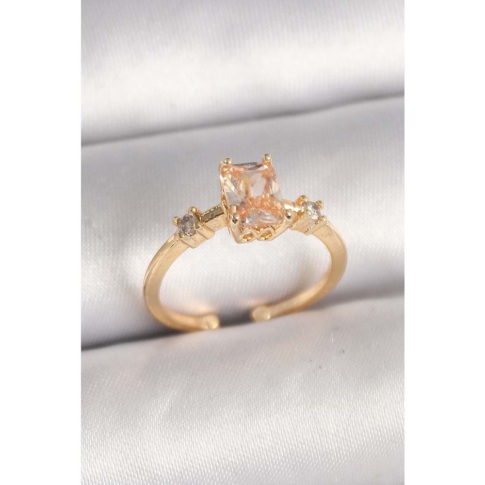 Pirinç Gold Renk Kare Zirkon Taş Model Kadın Yüzük