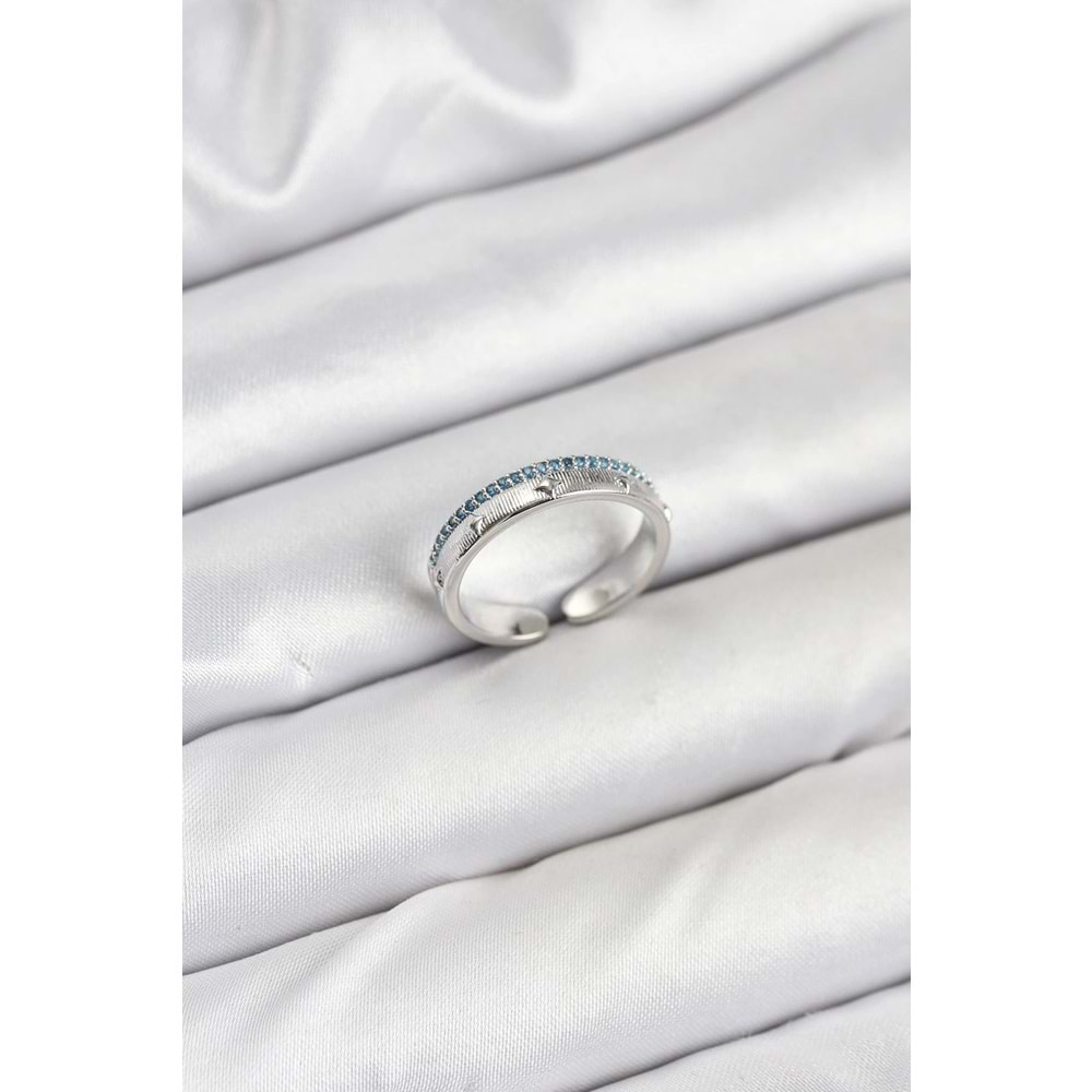 Pirinç Gümüş Renk Sıralı Zirkon Taşlı Kutup Yıldızı Model Kadın Yüzük