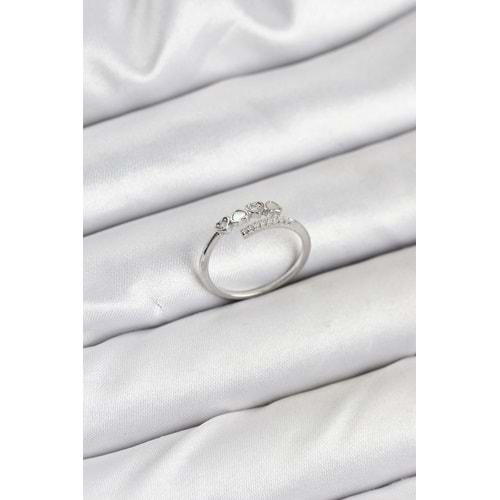 Pirinç Gümüş Renk Kalpli Detaylı Zirkon Taşlı Kadın Yüzük