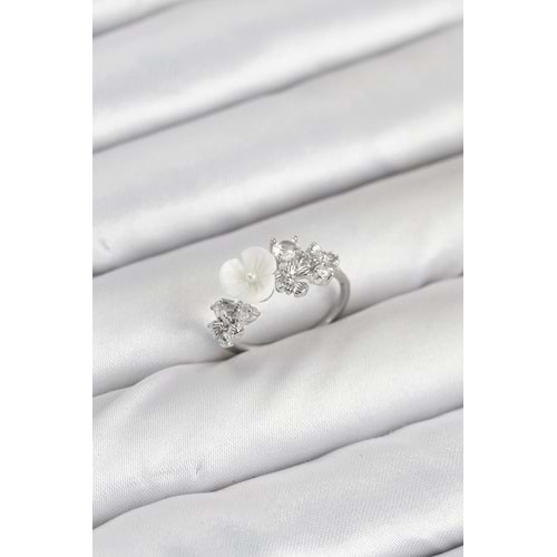 Pirinç Gümüş Renk Çiçek Model Zirkon Taşlı Kadın Yüzük