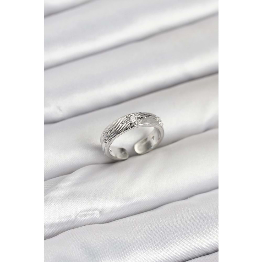 Pirinç Gümüş Renk Zirkon Taşlı Kutup Yıldızı Model Kadın Yüzük