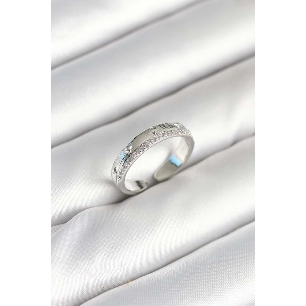 Gümüş Renk Şerit Zirkon Taşlı Kadın Yüzük